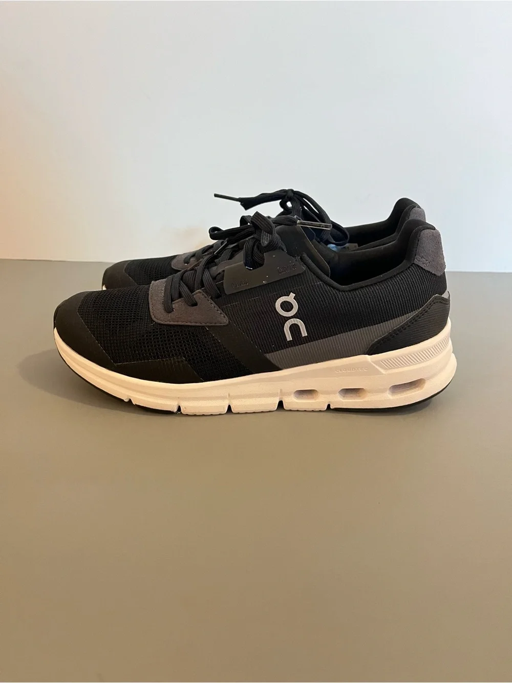 On Cloudrift Sneakers with box